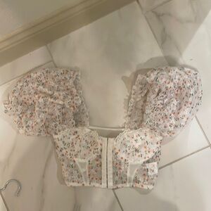 Super cute and trendy top! Perfect for a fun night with the girls!